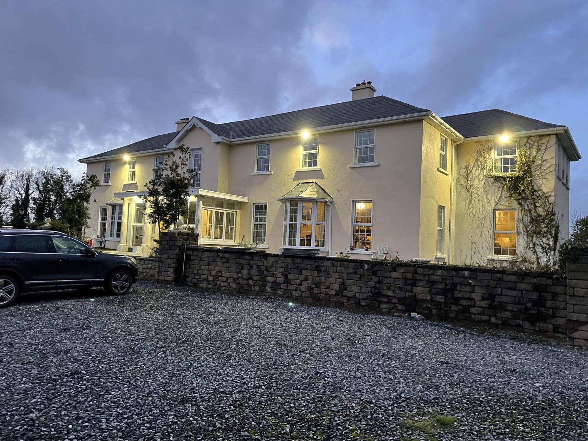 Hardwood Hall Kinnegad Exterior photo
